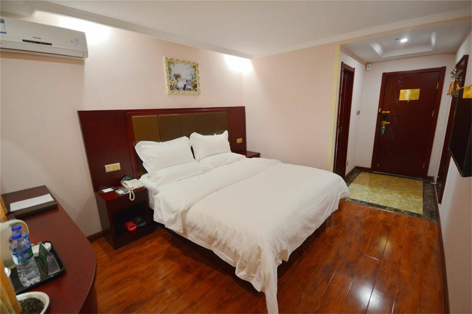 Greentree Inn Zhejiang Taizhou Tiantai Bus Station Express Hotel Екстериор снимка